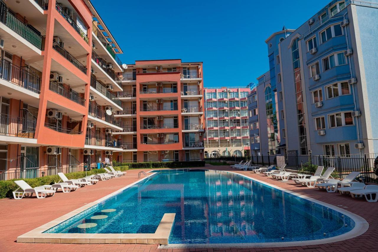 Sunset Beach - Menada Apartments Pantai Sunny Luaran gambar