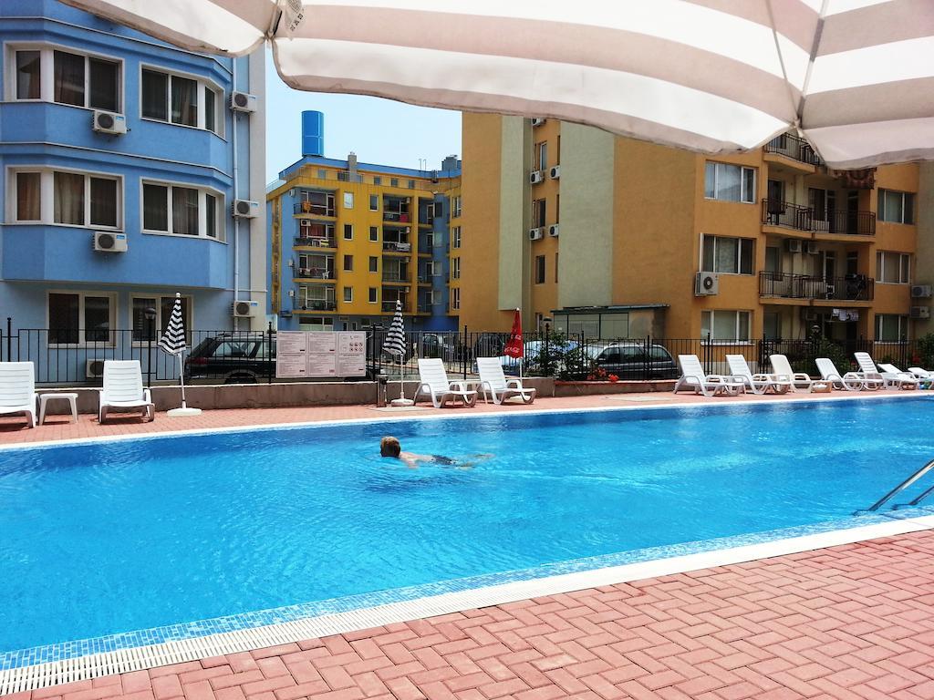 Sunset Beach - Menada Apartments Pantai Sunny Luaran gambar