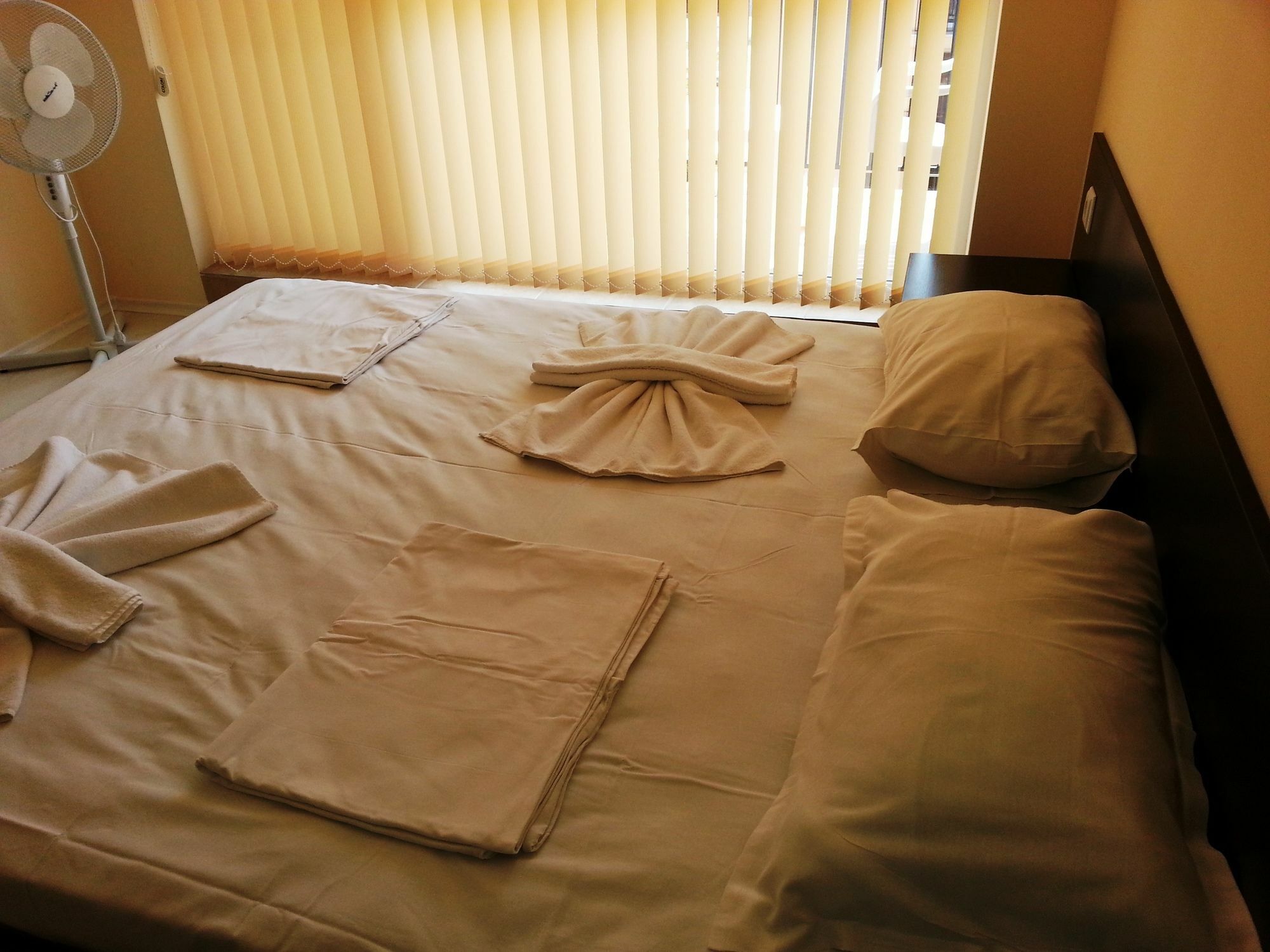 Sunset Beach - Menada Apartments Pantai Sunny Luaran gambar